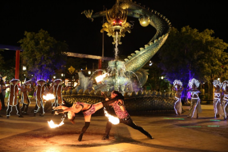 Đêm hội Sắc màu châu Á tại Asia Park Đà Nẵng