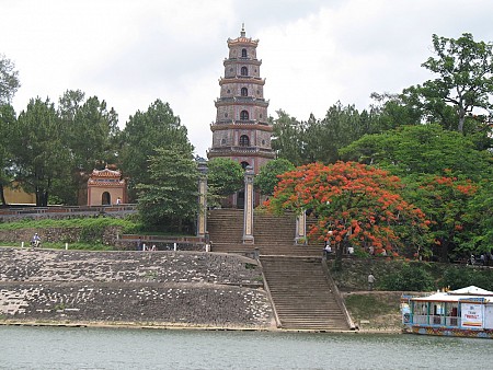 Ngôi chùa hơn 400 năm tuổi cổ nhất xứ Huế