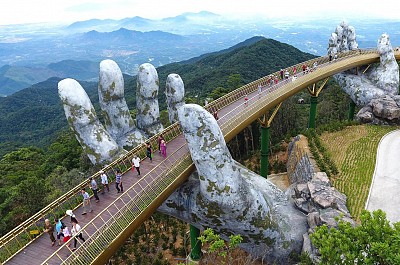 Du Lịch Đà Nẵng : 30 phút dừng chân tại Cầu Bàn Tay Du Lịch Đà Nẵng : 30 phút dừng chân tại Cầu Bàn Tay