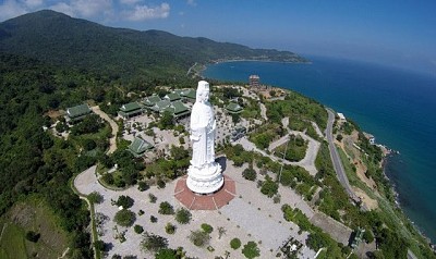 Chùa Linh Ứng là điểm du lịch địa phương của Đà Nẵng Chùa Linh Ứng là điểm du lịch địa phương của Đà Nẵng