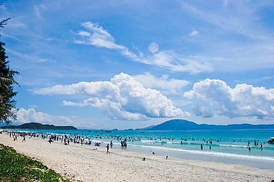 Đà Nẵng đón du khách mùa cao điểm Đà Nẵng đón du khách mùa cao điểm