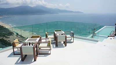 Những khách sạn có bể bơi đẹp mê ly ở Đà Nẵng Những khách sạn có bể bơi đẹp mê ly ở Đà Nẵng