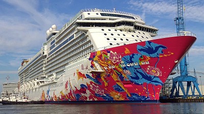 Tàu du lịch Genting Dream đưa du khách tới Đà Nẵng Tàu du lịch Genting Dream đưa du khách tới Đà Nẵng