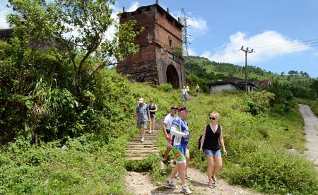 Bảng Giá Thuê Xe Ô Tô hành trình Đà Nẵng Từ 4 - 45 Chỗ