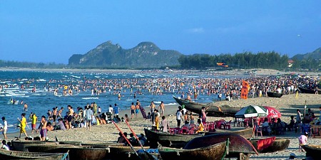 Đà Nẵng đặt camera theo dõi trộm cắp trên bãi biển