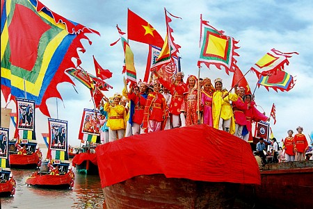 Đà Nẵng hút khách bởi các lễ hội dân gian hấp dẫn