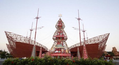 Hot rần rần ‘’cây thông lồng đèn’’ cao nhất Việt Nam tại Hội An