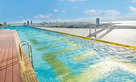 Khách Sạn Dát Vàng 5 sao Golden Bay Đà Nẵng