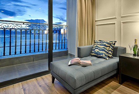 Khách Sạn Dát Vàng Golden Bay