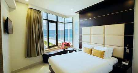 Khách sạn Holiday Beach