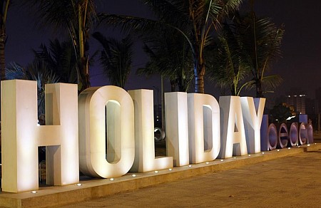 Khách sạn Holiday Beach