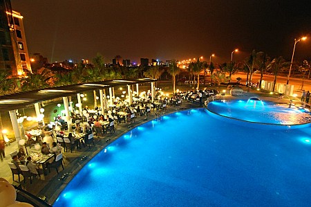 Khách sạn Holiday Beach