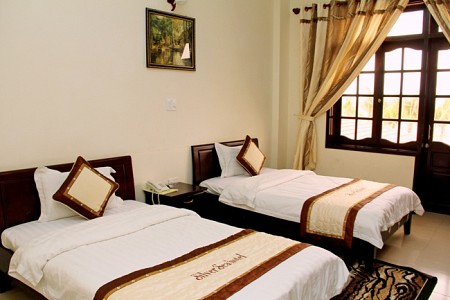 Khách sạn Lion Sea