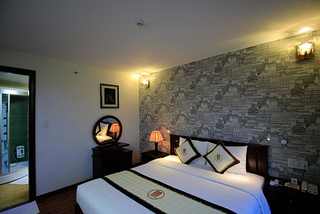 Khách Sạn- Midtown