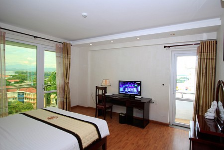 Khách Sạn- Midtown