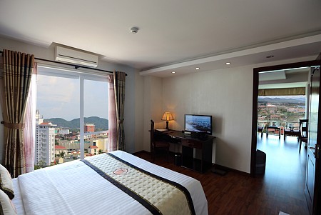 Khách Sạn- Midtown