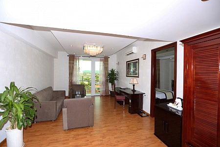 Khách Sạn- Midtown