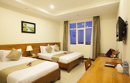 Khách sạn Starlet