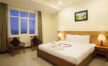 Khách sạn Starlet