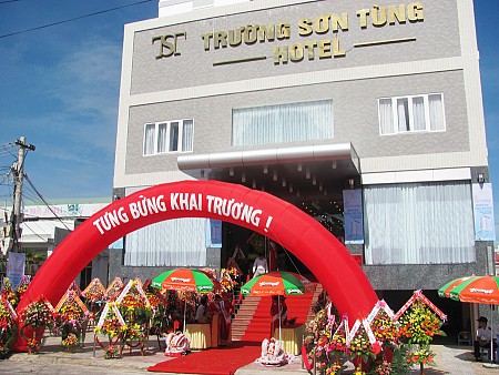 Khách Sạn Trường Sơn Tùng