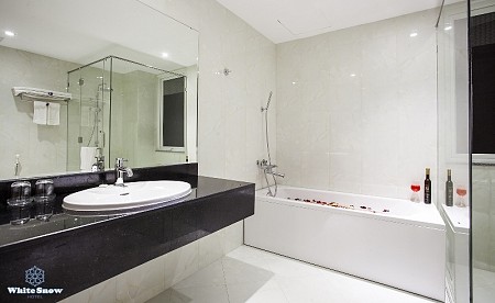 Khách Sạn White Snow Đà Nẵng