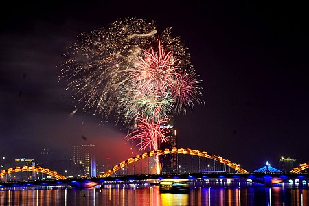 Những màn pháo hoa rực rỡ chào đón năm mới Tại Đà Nẵng