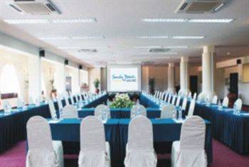 Sandy Beach Non Nước Resort Đà Nẵng