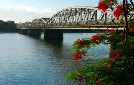 Đà Nẵng - Hội An - Bà Nà - Huế - Đại Nội - Chùa Thiên Mụ 2025