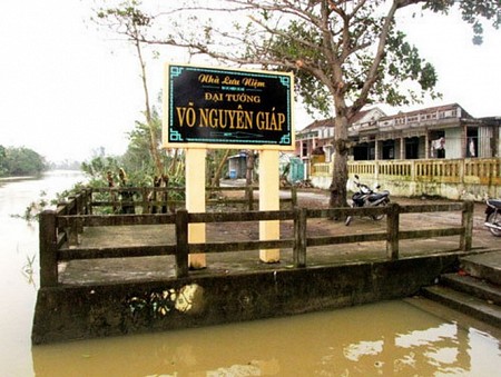 Chương trình Đà Nẵng- Quảng Bình: Thăm Mộ Cố Đại Tướng Võ Nguyên Giáp