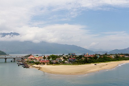 VS02 Chương trình di sản miền Trung- Hà Nội - Cố đô Huế - Biển Lăng Cô 3 ngày 2 đêm