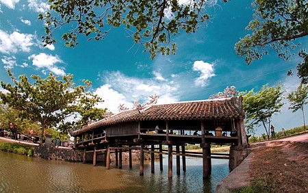 Chương trình Huế thăm quan Cầu Ngói Thanh Toàn Chương trình Huế thăm quan Cầu Ngói Thanh Toàn