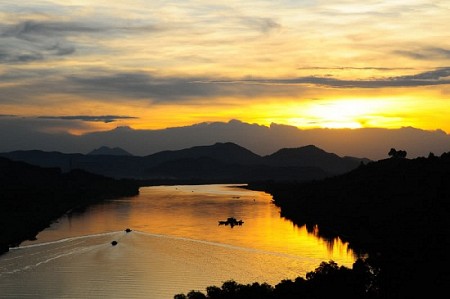Chương trình Huế Ngắm bình minh trên sông Hương