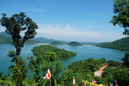 Chương trình Huế - Vườn Quốc Gia Bạch Mã 1 Ngày