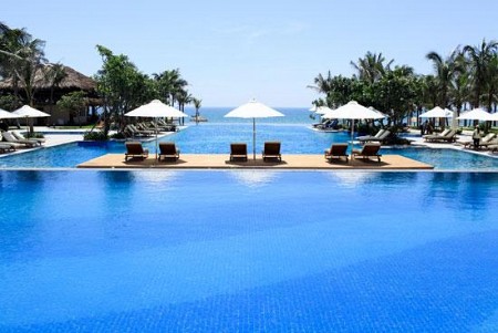 Sandy Beach Non Nước Resort