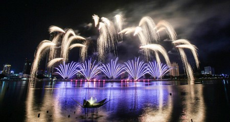 chương trình PHÁO HÓA ĐÀ NẴNG - 4 Ngày 3 Đêm ĐANG KHUYẾN MẠI