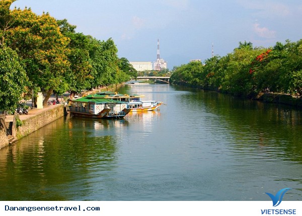 Rực rỡ sắc màu mùa hạ Xứ Huế - Ảnh 9