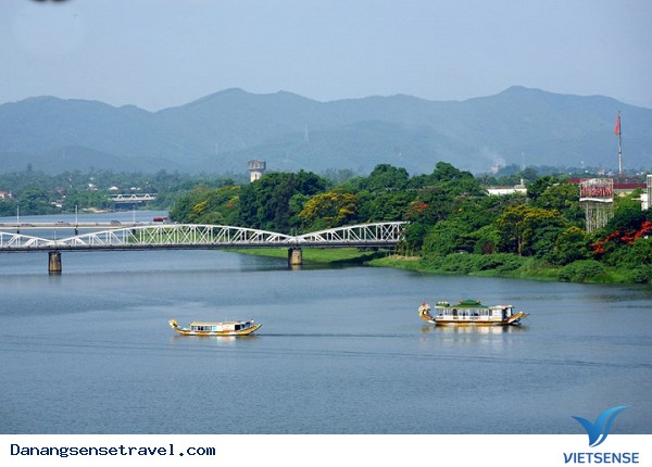 Rực rỡ sắc màu mùa hạ Xứ Huế - Ảnh 11