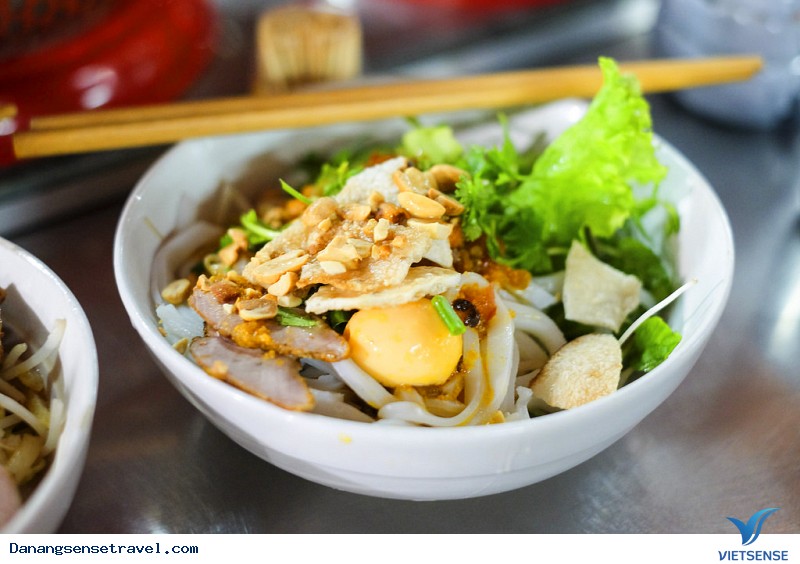 Tắm biển và thưởng thức hải sản ngon tuyệt Tắm biển và thưởng thức hải sản ngon tuyệt