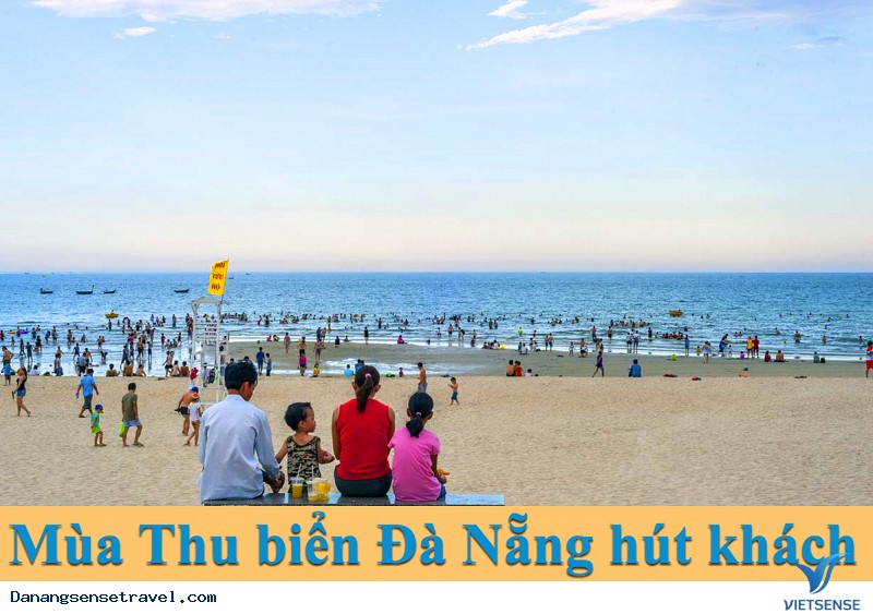 Mùa thu biển Đà Nẵng hút khách - Ảnh 1