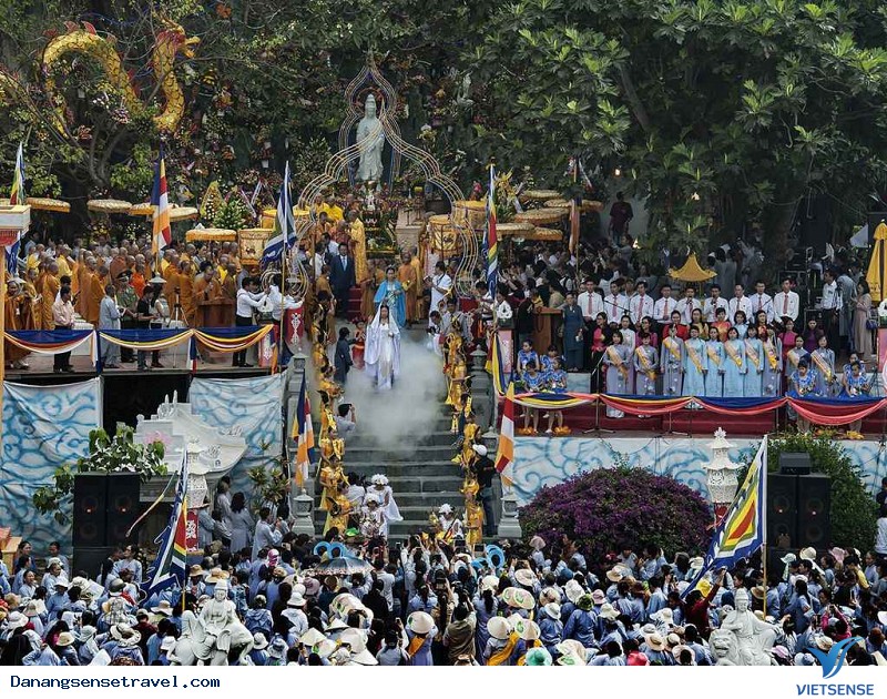 “Tắm mình trong phật pháp” với Lễ hội Quán Thế Âm Đà Nẵng 2019 – Ngũ Hành Sơn - Ảnh 4 “Tắm mình trong phật pháp” với Lễ hội Quán Thế Âm Đà Nẵng 2019 – Ngũ Hành Sơn - Ảnh 4