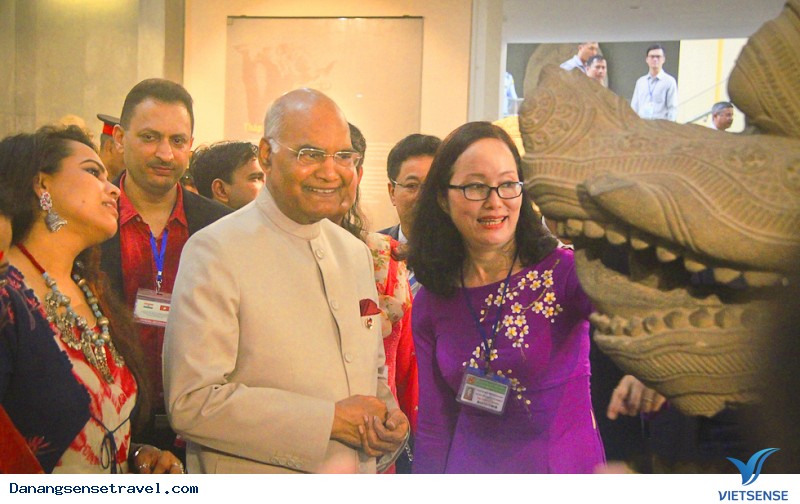 Tổng thống Ấn Độ thăm quan bảo tàng Chăm Đà Nẵng - Ảnh 4 Tổng thống Ấn Độ thăm quan bảo tàng Chăm Đà Nẵng - Ảnh 4