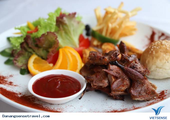 Bà Nà Hills ưu đãi cho khách thăm quan trong khung giờ vàng - Ảnh 3 Bà Nà Hills ưu đãi cho khách thăm quan trong khung giờ vàng - Ảnh 3