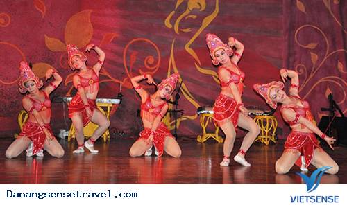 Biểu diễn nghệ thuật Chăm ngay chân tháp Mỹ Sơn - Ảnh 2 Biểu diễn nghệ thuật Chăm ngay chân tháp Mỹ Sơn - Ảnh 2