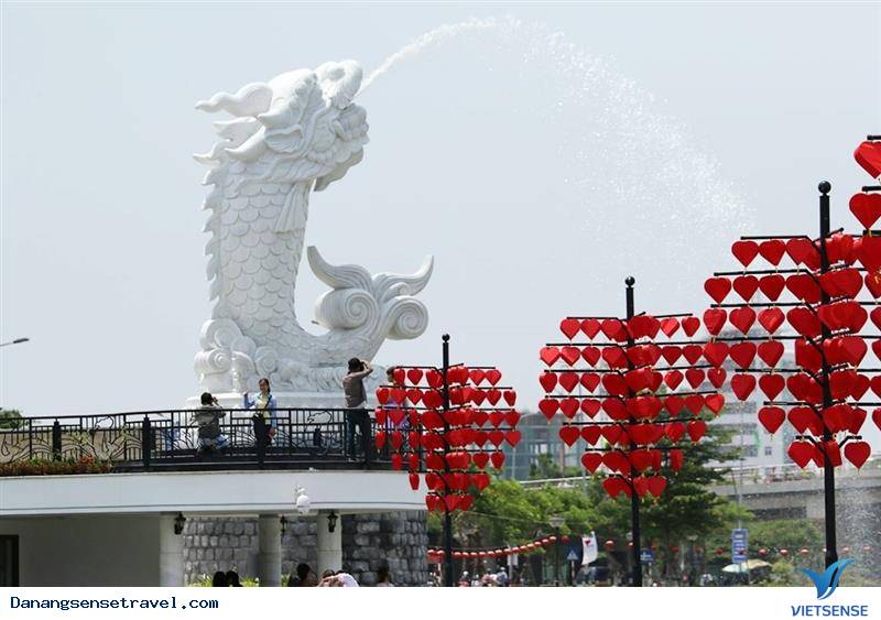 Cầu tình Yêu và biêu tượng Cá Chép Hóa Rồng Cầu tình Yêu và biêu tượng Cá Chép Hóa Rồng