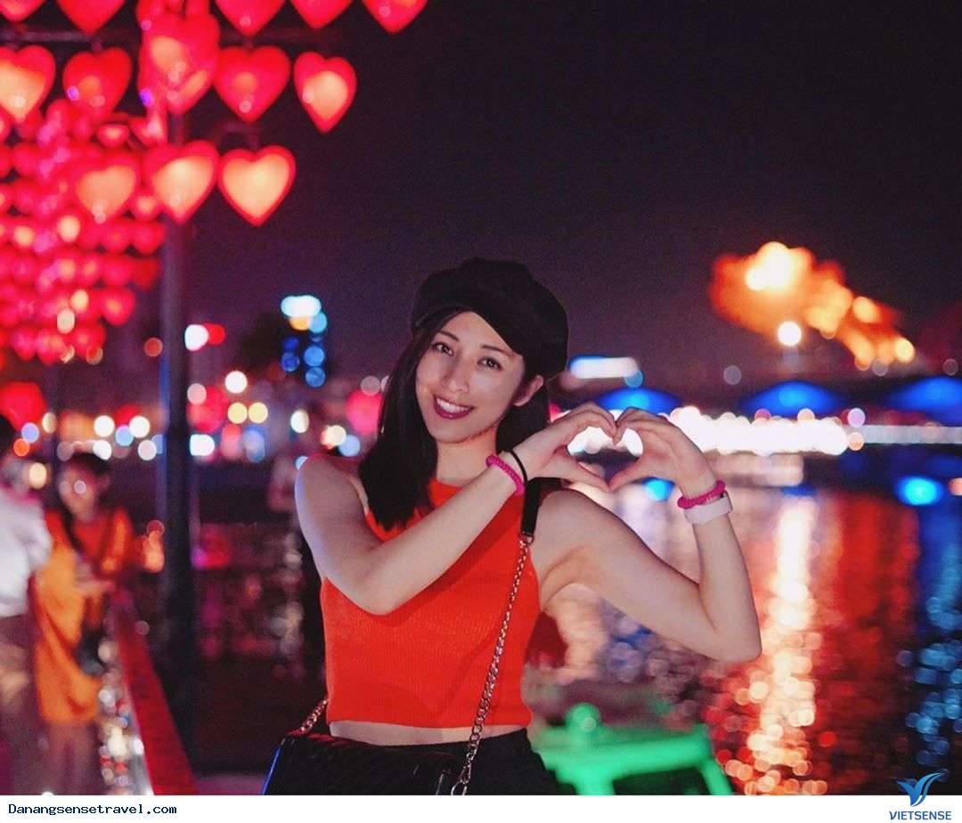 Cầu Tình yêu và Tượng “Cá chép hóa rồng” Cầu Tình yêu và Tượng “Cá chép hóa rồng”