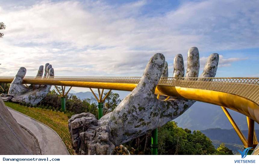 Cầu Vàng Đà Nẵng giữ vị trí quán quân trong top điểm đến 2025 - Ảnh 1 Cầu Vàng Đà Nẵng giữ vị trí quán quân trong top điểm đến 2025 - Ảnh 1