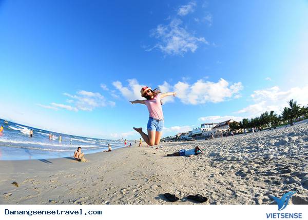 Đà Nẵng đặt camera theo dõi trộm cắp trên bãi biển - Ảnh 2 Đà Nẵng đặt camera theo dõi trộm cắp trên bãi biển - Ảnh 2