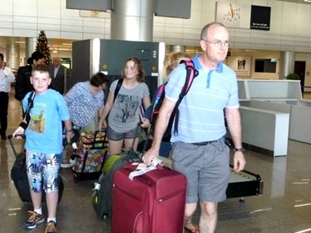 Đà Nẵng đón khách thăm quan đầu tiên của năm 2016 - Ảnh 2