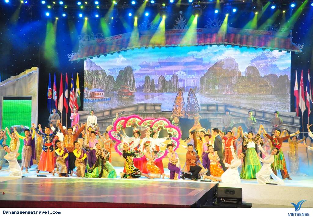 Đà Nẵng hút khách bởi các lễ hội dân gian hấp dẫn - Ảnh 3