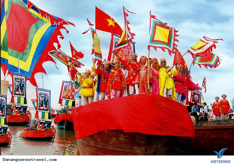 Đà Nẵng hút khách bởi các lễ hội dân gian hấp dẫn - Ảnh 1